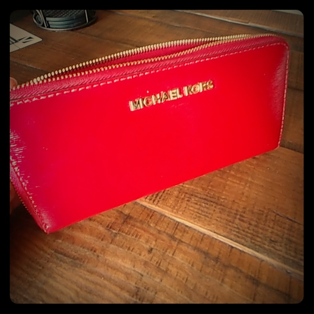 Red wallet